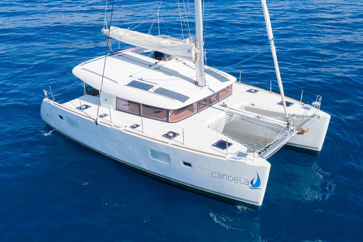 Rent a 40' Lagoon on Boatsetter